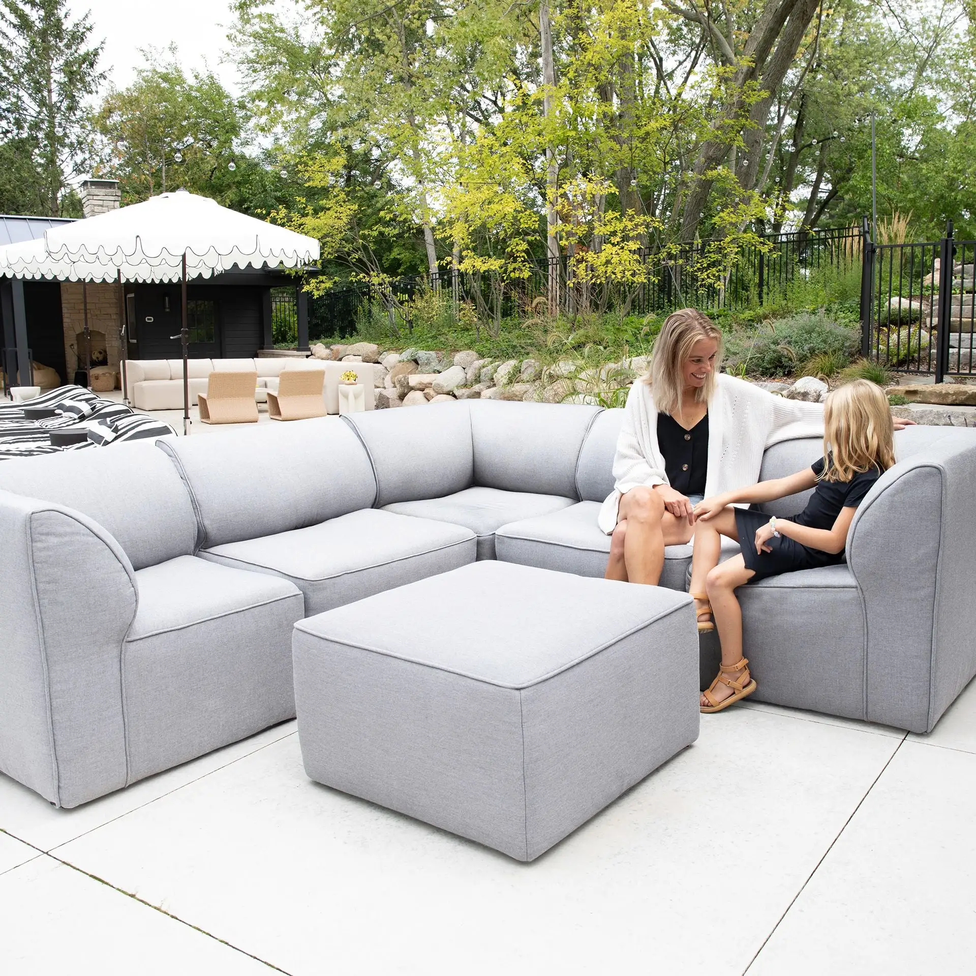 Patio 6pc Sectional - Image 4