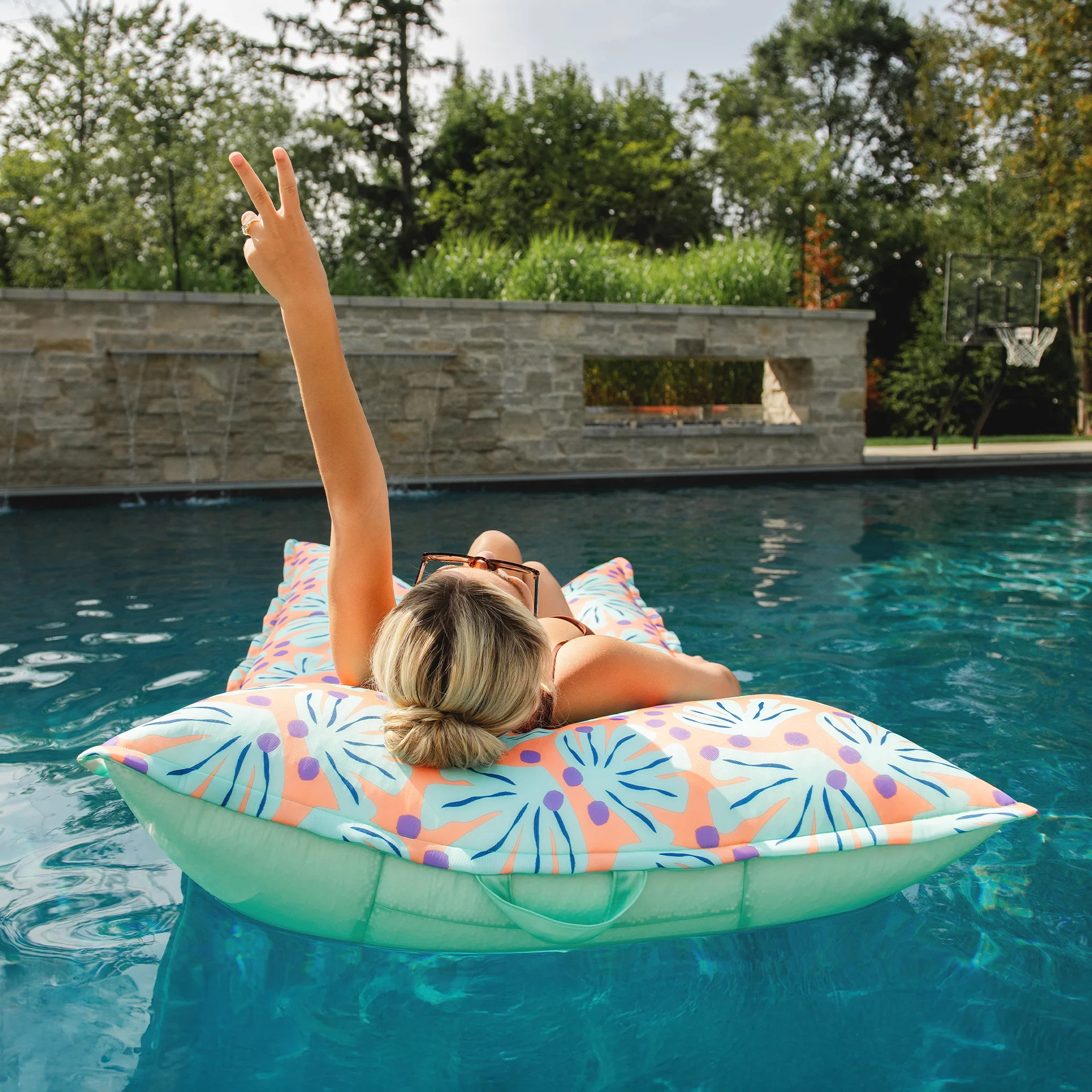 Lagoon Lounger - Image 100