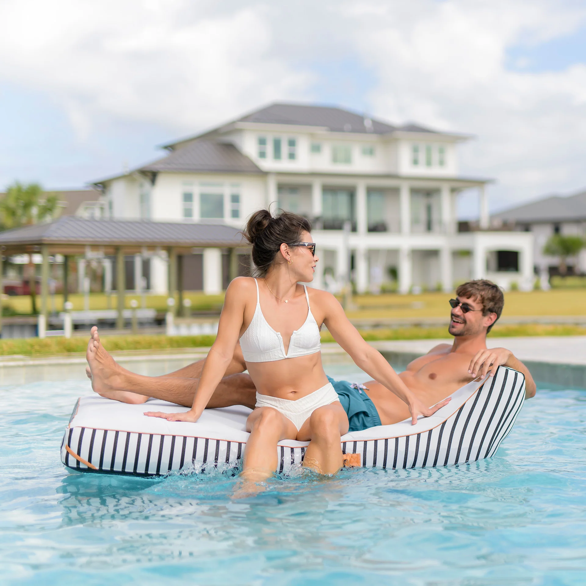 Lux Double Inflatable Chaise Pool Float - Image 6