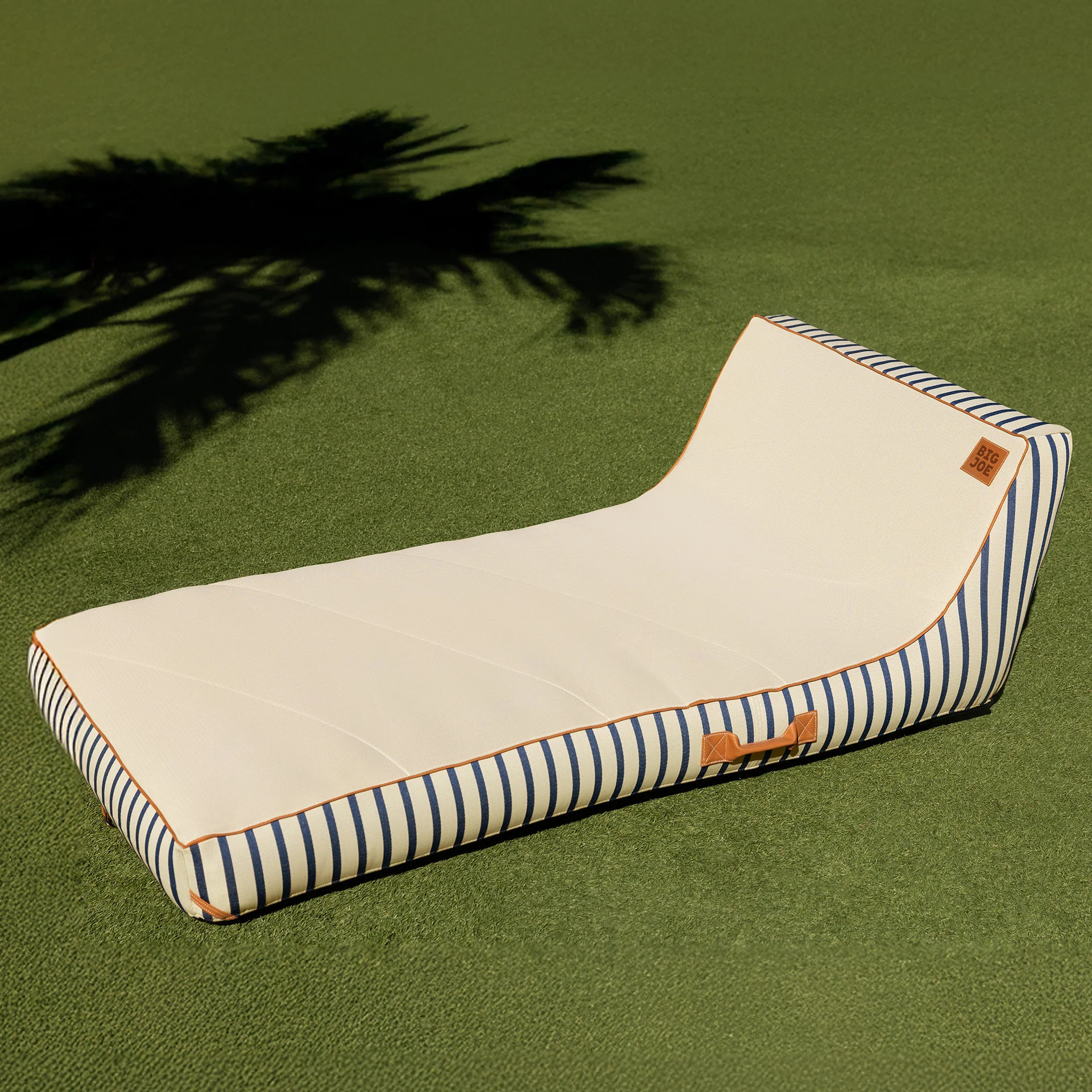 Lux Inflatable Chaise - Image 16