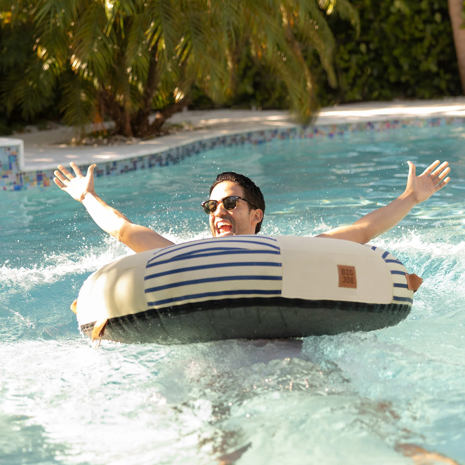 Lux Inflatable Ring - Image 13