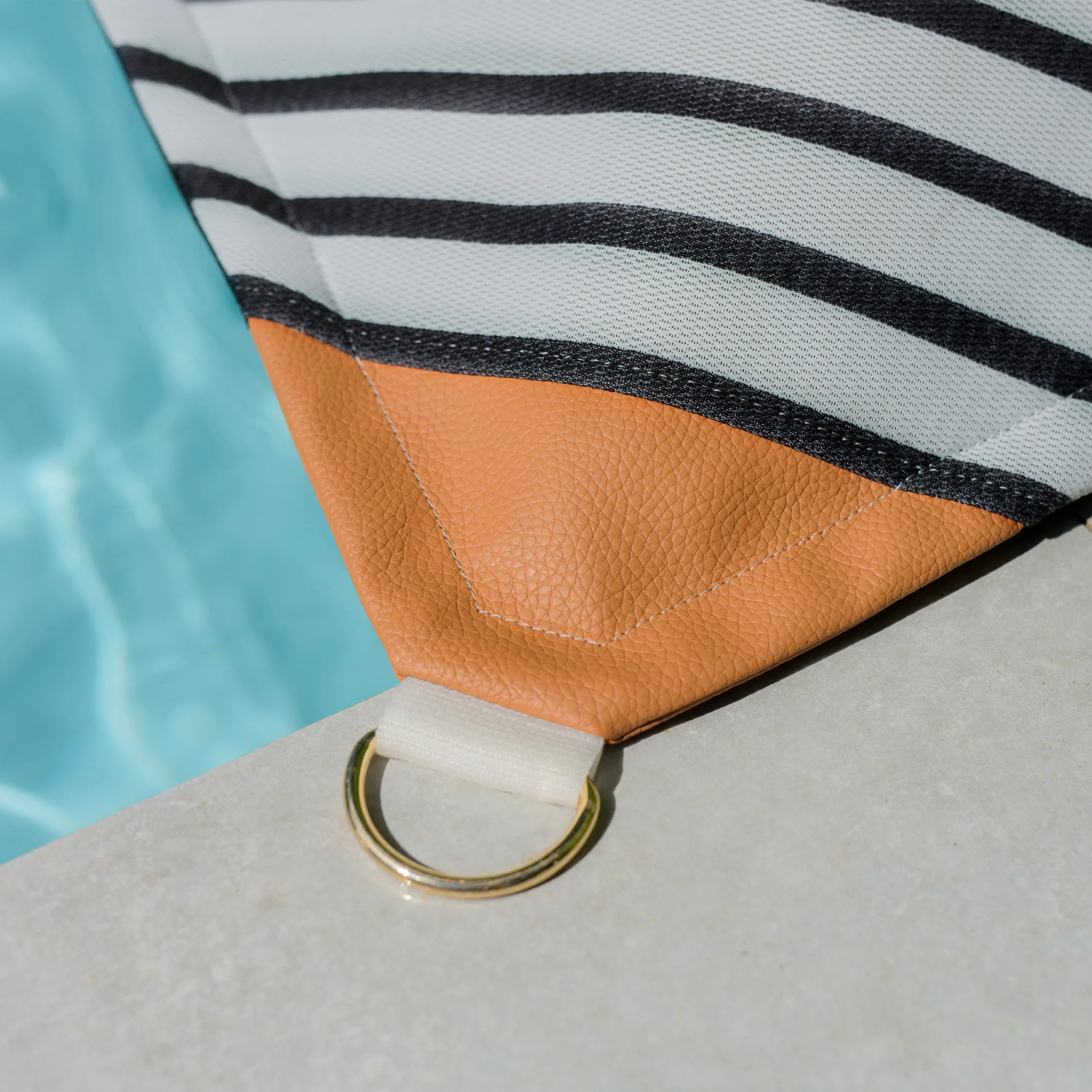 Lux Lagoon Lounger - Image 18