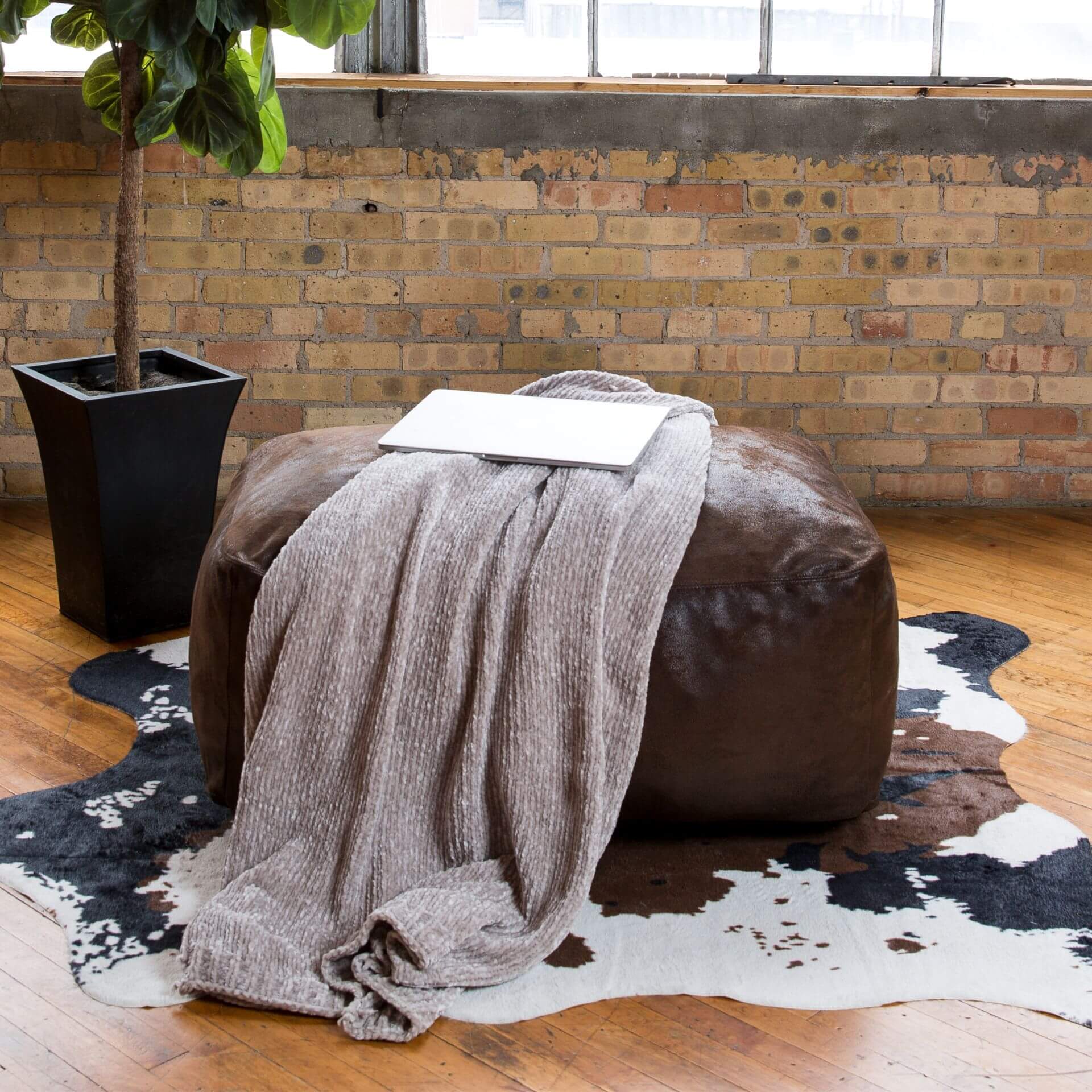 Nestle Loveseat Ottoman - Image 10